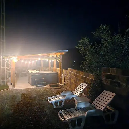 Bucovina-mountainhouse-5br-fireplace-hottub-wifi Villa Sucevita
